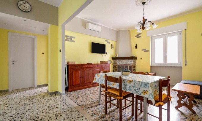 Casone Carpinelli Appartement | Spacious Apt. with Balcony, Garden and Parking!