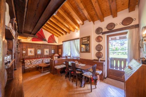 San Vito di Cadore Appartement | Spacious Alpine Loft with Stunning Antelao Views