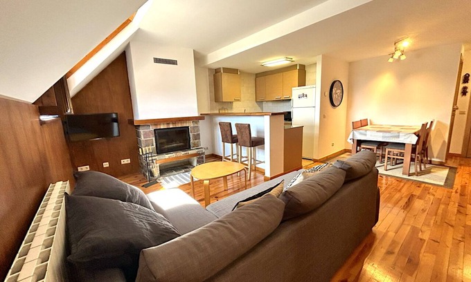 Esterri D'Aneu Appartement | Spacious and bright duplex in Esterrri d'Àneu