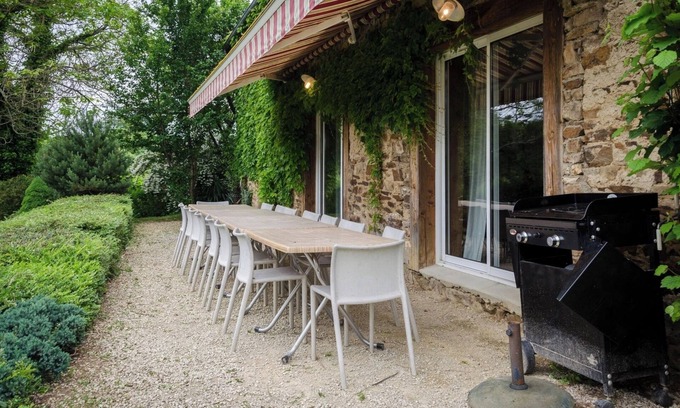 Angoisse Maison | Gîte spacieux et lumineux au cœur du Périgord, terrasse, piscine & nature