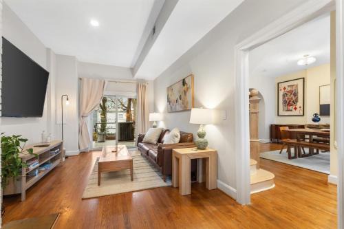 Truxton Circle Maison | Spacious and Central DC 3-BR Getaway Close to It All
