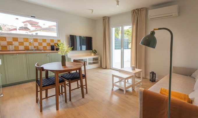 Barrio de la Vega Appartement | Spacious and comfortable apartment with terrace and views