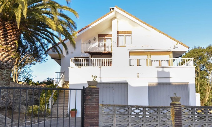 Bareyo Villa | Chalet spacieux et confortable à Ajo avec de belles vues