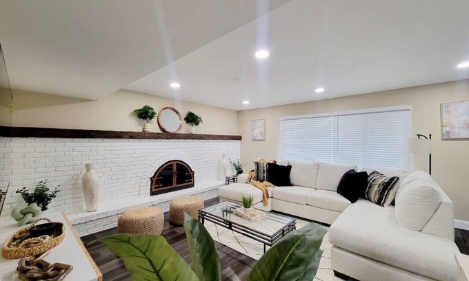 Willowbrook Maison | Spacious and Inviting