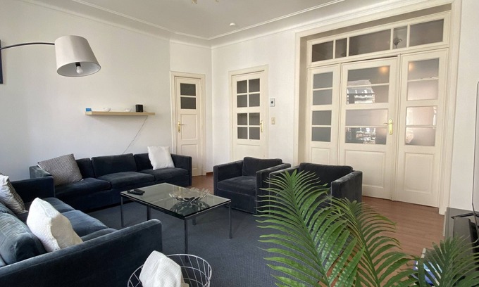 Jacht Appartement | Spacious and luminous apartment at La Chasse