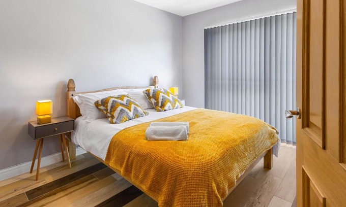 Ebbw Vale Appartement | Spacious and Modern Mountain View Apartment