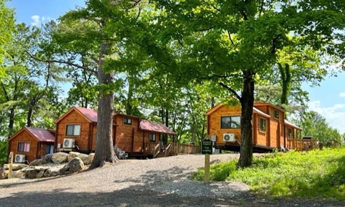 Ashford Cabine | Spacious and new deluxe cabin in family campground in Northeastern CT