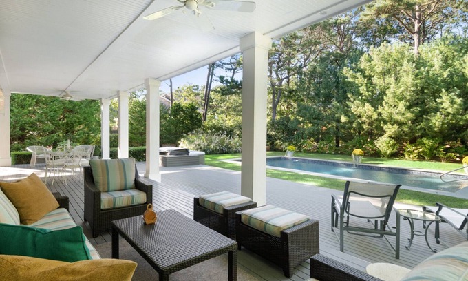Wainscott Woods Maison | Spacious and Open Wainscott Home with Amazing Outdoor Space Centrally Located