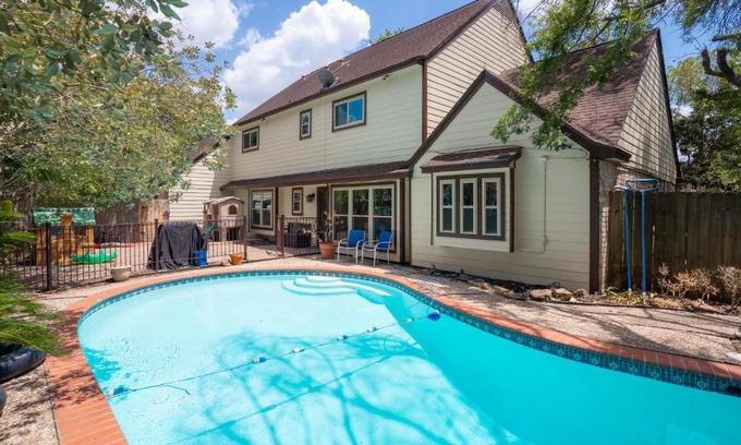 Barker Maison | Spacious and quiet 4 bed 3 and a half bath home away from home in Katy Texas