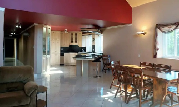 Beaupre Appartement | Spacious apartment for gatherings!