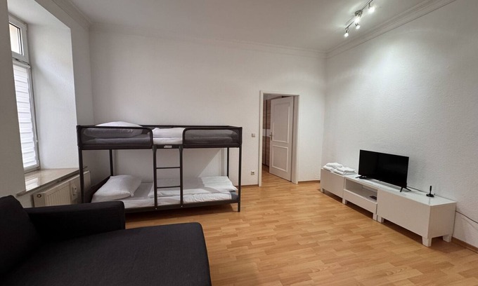 Gohlis-Mitte Appartement | Spacious Apartment for up to 5 Guests