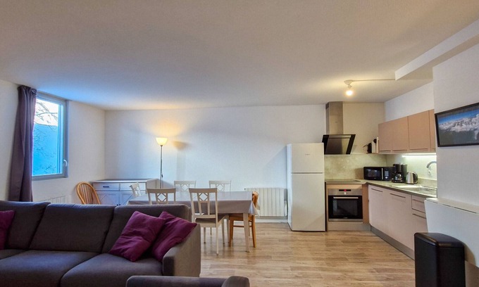 Flaine Appartement | Spacious Apartment in Center of Flaine, Sleeps 6, Near Slopes and Shops