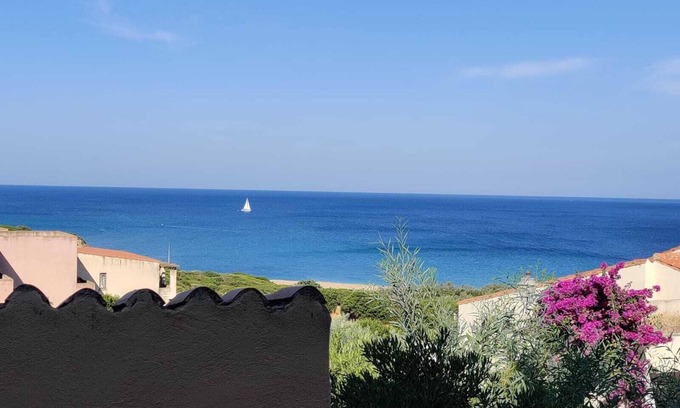 Portu Maga Appartement | Spacious apartment in seafront condo