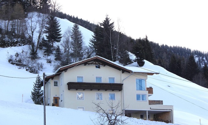 Tobadill Appartement | Appartement spacieux à la lisière de la forêt