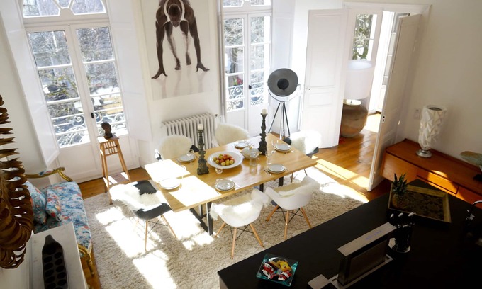Bagneres-de-Luchon Appartement | Spacieux apt de type 5 de 95m², grand volume, PISCINE CHAUFFEE