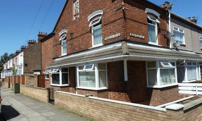 Cleethorpes Maison | Spacious Beachfront Retreat with Parking | Your Perfect Getaway