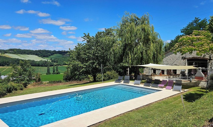 Beauville Autre | Grange spacieuse, magnifiquement convertie avec poutres apparentes, piscine