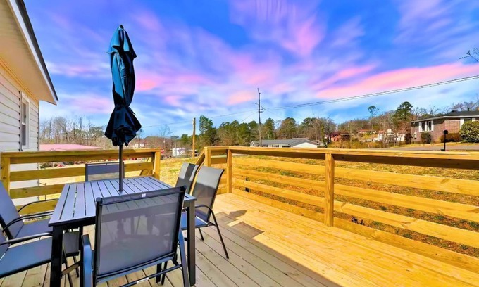 New Castle Maison | Spacious Birmingham Family Group Retreat: Sleeps 8