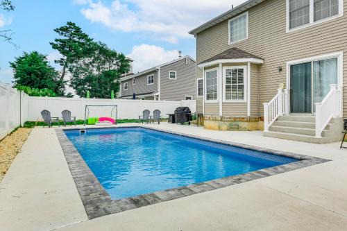 Southend Maison | Spacious Brigantine Home about 1 Block to Beach!