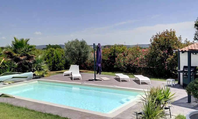 Saint-Clement Villa | Villa spacieuse, lumineuse avec piscine