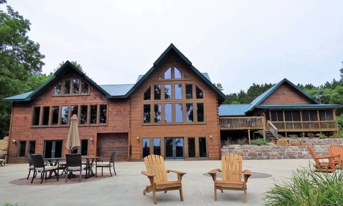 Muscoda Maison | Cabine spacieuse sur la rivière Wisconsin!