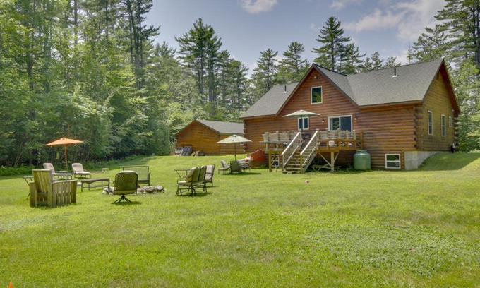 Oxford Maison | Spacious Cabin with Private Dock on Thompson Lake