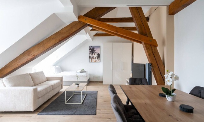 Leoben Appartement | Spacious & Central | 75m² | 7 Guests | Uni&Station