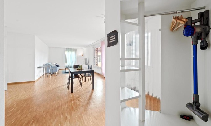 Hottingen Appartement | Spacious Central Apartments HOTING
