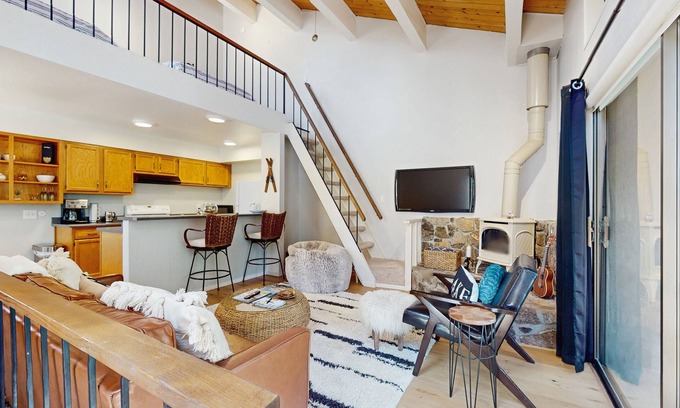 Kings Beach Maison | Spacious Chic Townhome with 3 Beds, Pool and Spa Access
