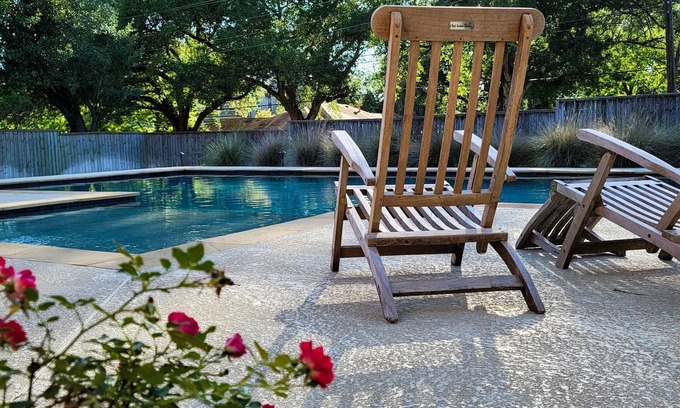 Bellville Appartement | Spacious Clubhouse Suite Pool