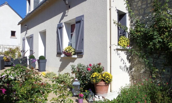 Cravant-les-Coteaux Cottage | Gîte Moderne 10 Pers. en Touraine avec Jardin, WiFi, Près de la Vienne et Vignobles de Chinon