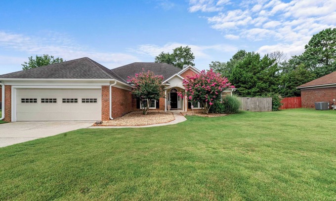 Fortson Maison | Spacious Columbus 4BR house w/ Deck Near Ft Moore