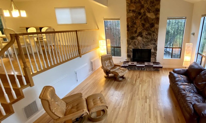 Belmont Maison | Spacieux rénové 4 BR 3 salles de bain, endroit calme, pratique pour 101/280