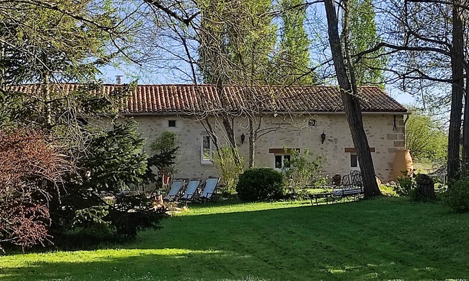 Cubnezais Maison | Gite spacieux à la campagne