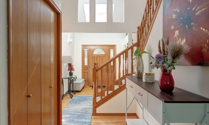 Des Moines Maison | Spacious Cozy 5-bedroom house with AC, WiFi in welcoming Des Moines