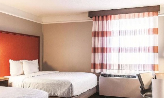 Central Business District Hôtel | Spacious Double Queen Room with Views in Downtown NOLA