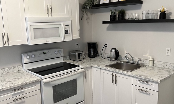 Downtown Appartement | Spacious downtown apartment near restaurants/bars