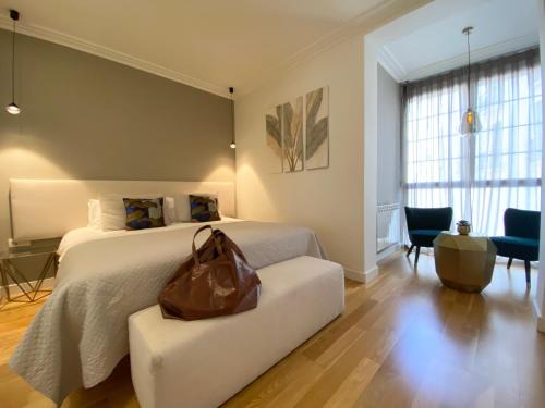Sant Gervasi Appartement | Spacious Elegant on Avenue Diagonal By MyRentalHost