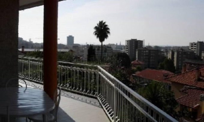 Imperia Appartement | Distingué, spacieux, en plein soleil, panoramique et central