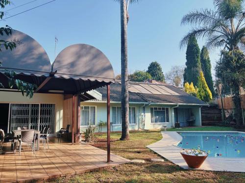 Pretoria Maison | Spacious Entire House in Menlyn, Sleeps 8, Ideal for Groups