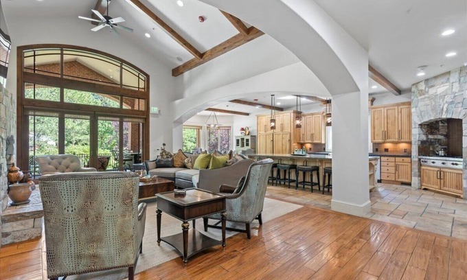 Granite Maison | Spacious estate, 12000 square feet on a full acre in East Sandy