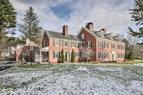 Keene Maison | Spacious Estate with Courtyard 2 Miles to Downtown!