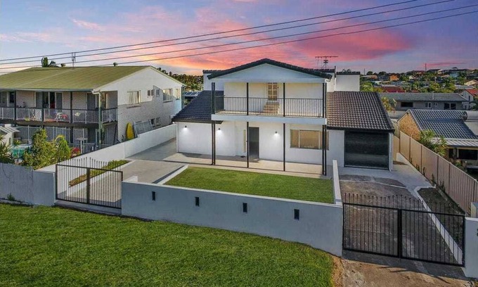 Battery Hill Maison | Spacious Family and Pet Friendly Home
