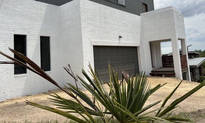 South Kempsey Maison | Spacious family friendly house with lot of room and fun. Pet-friendly!