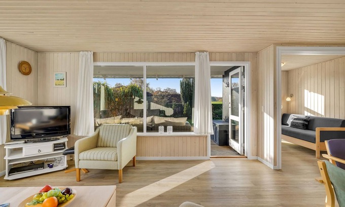 Hesselager Maison | Spacious, family-friendly cottage in a quiet location close to the beautiful sandy beach.