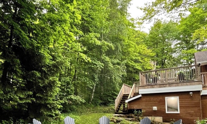 Flesherton Maison | Spacious Family getaway at Lake Eugenia