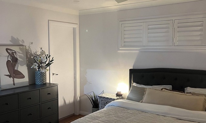 Campbelltown Maison | Spacious Family home