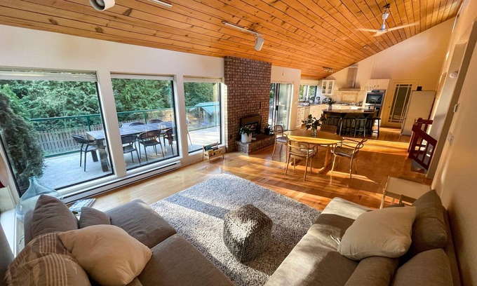 Squamish Maison | Spacious Family Home central to Squamish trails