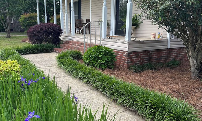 Gadsden Maison | Spacious family home minutes from public boat launch, shopping and hospitals.