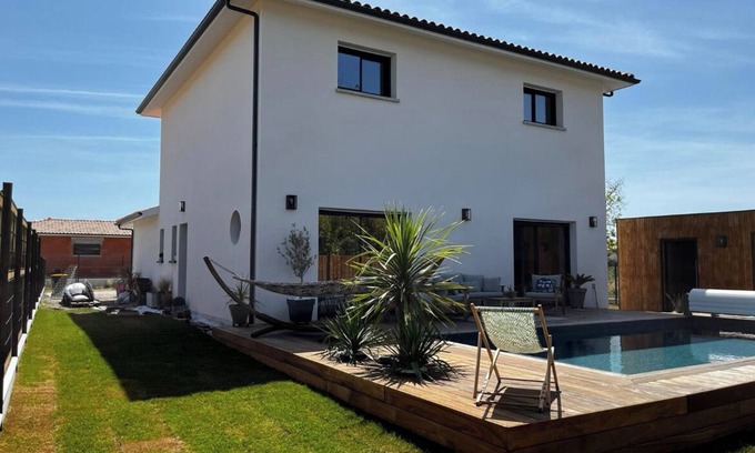Mios Maison | Maison familiale et spacieuse avec piscine